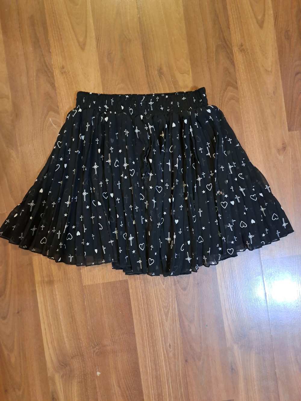 Ardene Black Circle Skirt with White Heart & Cross Print - Picture 4 of 4